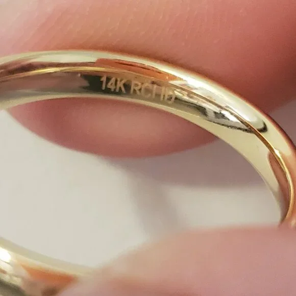 14k Gold Band - Picture 7 of 7
